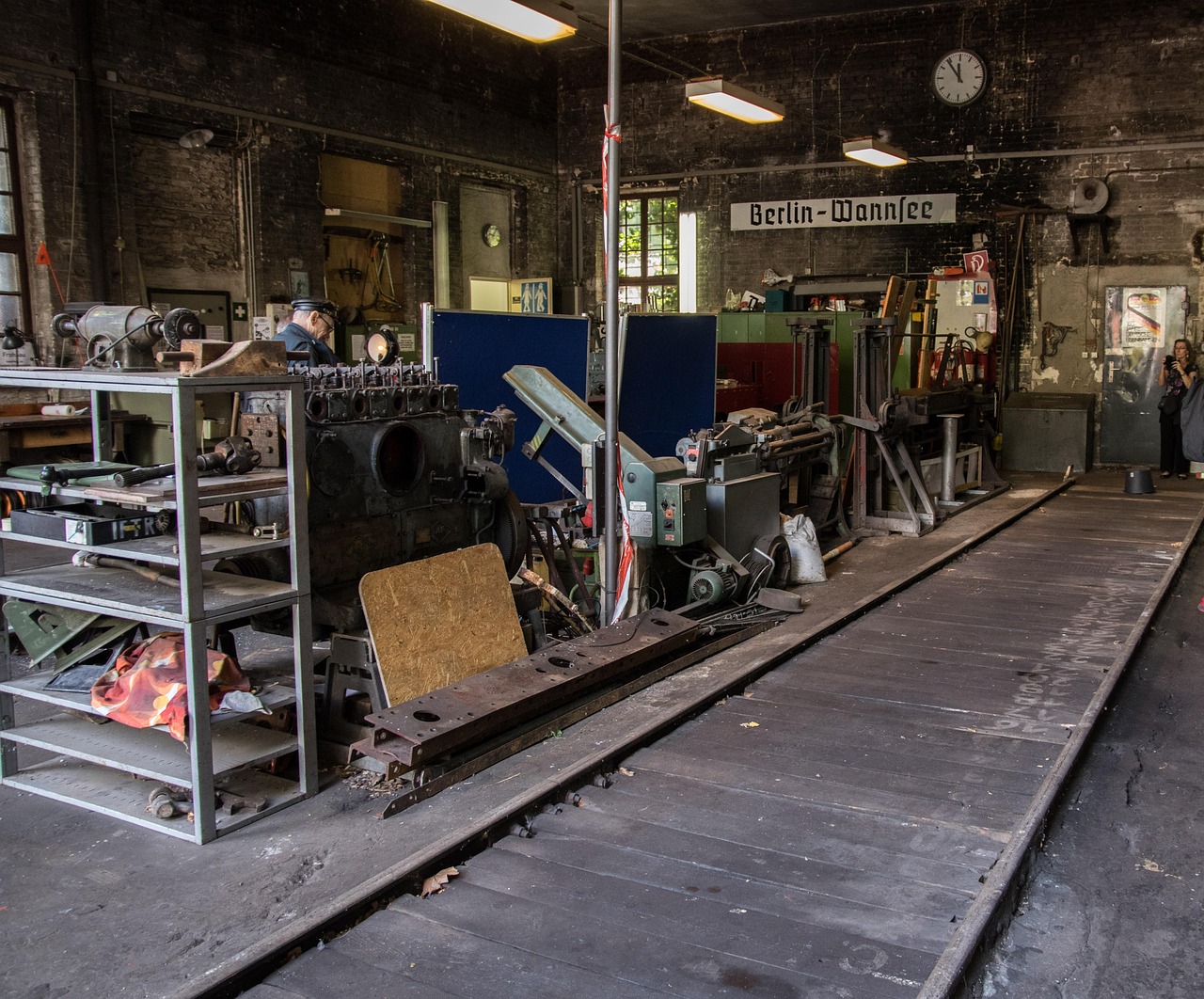 实名手机卡买卖：实名制账号和个性化经济的无人机的联系