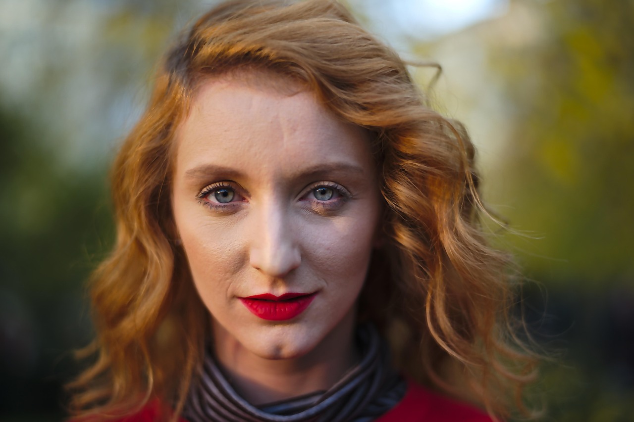 不封号电销卡：购买红酒的交易平台是哪个